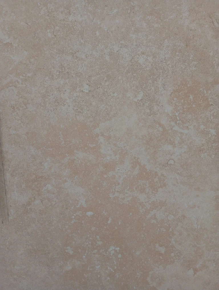 Grès Céram et margelle Travertin